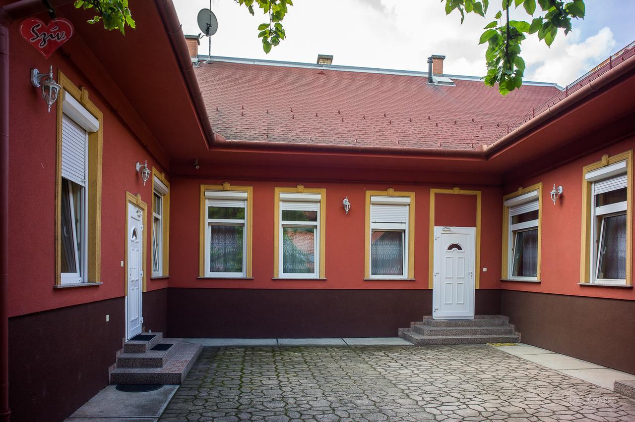 Civis Szallashely Debrecen Eksteriør bilde